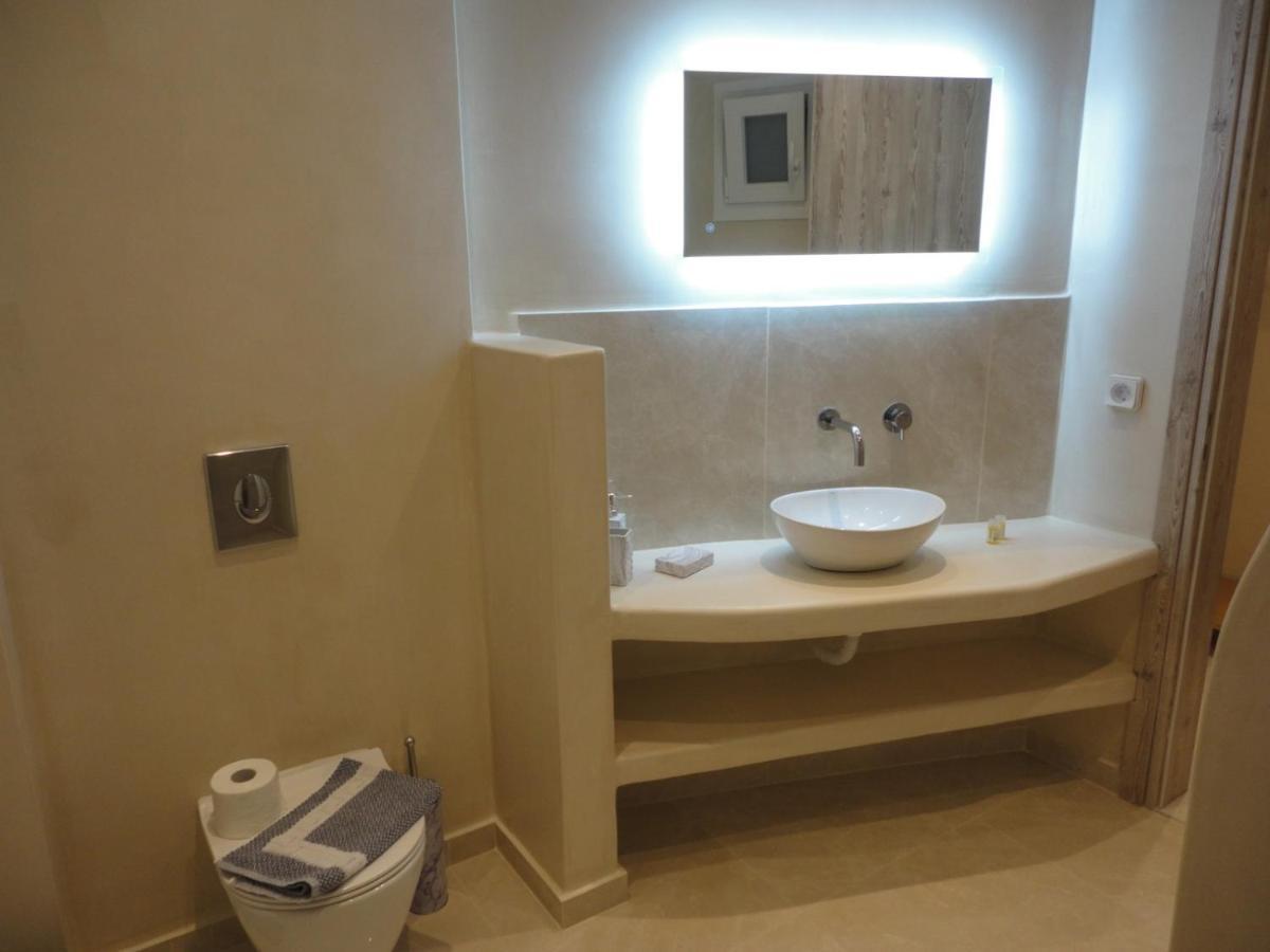 Triena Apartments Фіра Екстер'єр фото