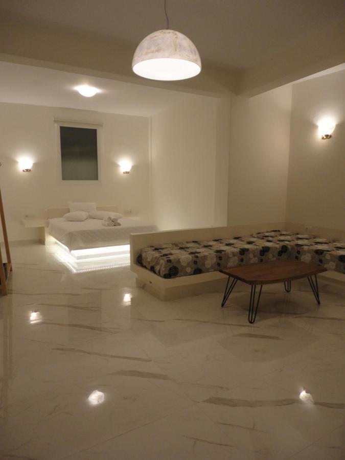 Triena Apartments Фіра Екстер'єр фото