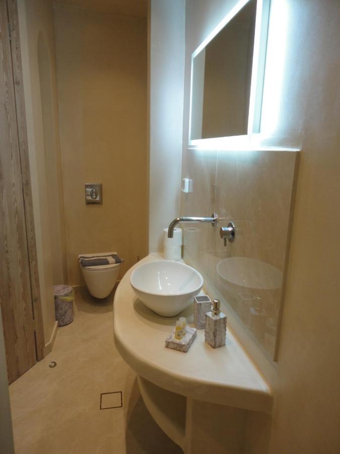 Triena Apartments Фіра Екстер'єр фото